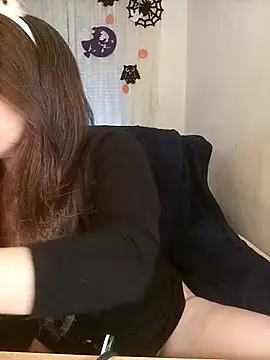 Kimiechanuwu online show from 28, 10, 2025