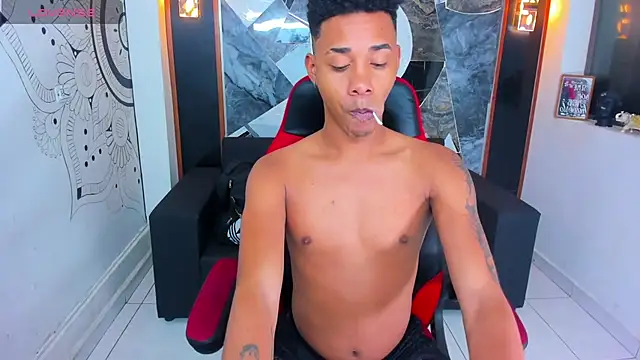 Snapshot of Hottwinkguys chatting on 5, 3, 2025 Hottwinkguys online show from 5, 3, 2025