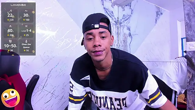 Snapshot of Hottwinkguys chatting on 15, 11, 2025 Hottwinkguys online show from 15, 11, 2025