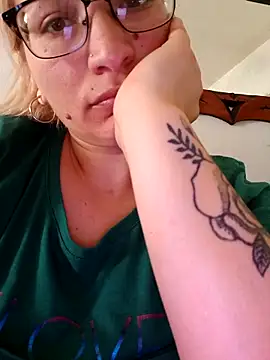 Snapshot of rusher27 chatting on 3, 12, 2025 rusher27 online show from 3, 12, 2025