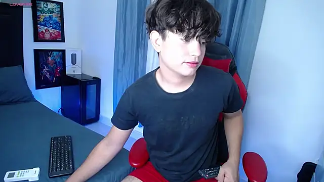 Snapshot of andyboy- chatting on 17, 12, 2024 andyboy- online show from 17, 12, 2024