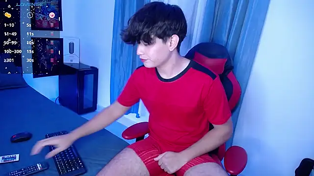 Snapshot of andyboy- chatting on 18, 12, 2024 andyboy- online show from 18, 12, 2024