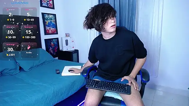 Snapshot of andyboy- chatting on 12, 9, 2025 andyboy- online show from 12, 9, 2025