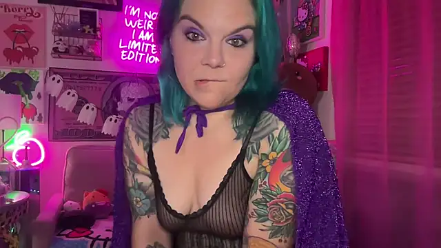 CherryBombBomb online show from 28, 10, 2025