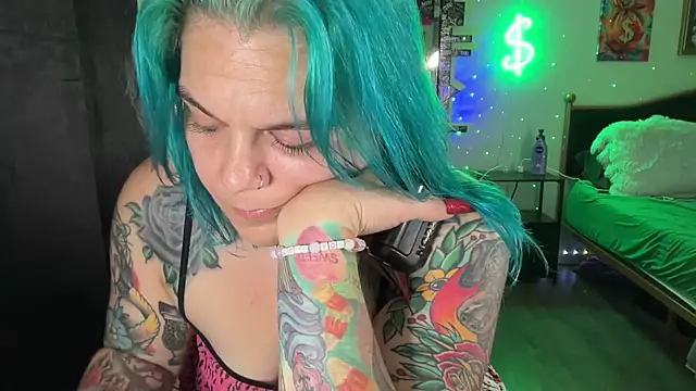 CherryBombBomb online show from 3, 11, 2025