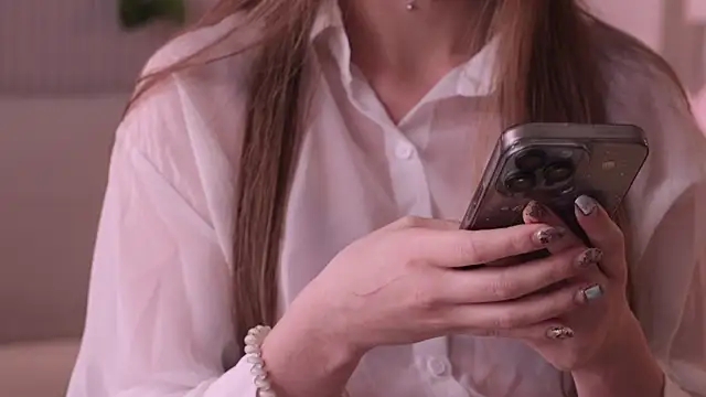  Pretty Doll  online show from 20, 4, 2026
