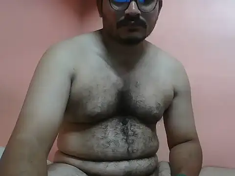 Snapshot of naughtymike0007 chatting on 5, 7, 2026 naughtymike0007 online show from 5, 7, 2026