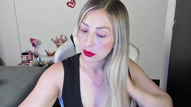 Snapshot of Andreina_Suann chatting on 18, 11, 2025 Andreina Suann online show from 18, 11, 2025