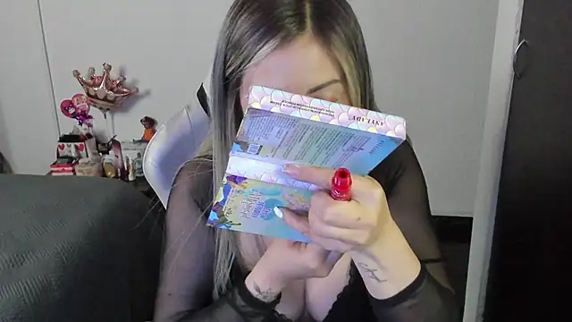 Snapshot of Andreina_Suann chatting on 1, 12, 2025 Andreina Suann online show from 1, 12, 2025