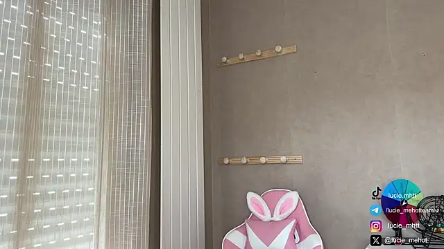 lucie mehott online show from 28, 9, 2025