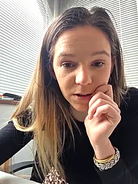 lucie mehott online show from 13, 3, 2026