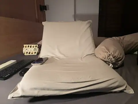 Snapshot of cloudboy_kk8 chatting on 17, 12, 2025 cloudboy kk8 online show from 17, 12, 2025