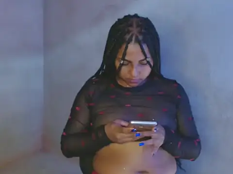 Snapshot of Giselabrunette25 chatting on 14, 1, 2025 Giselabrunette25 online show from 14, 1, 2025