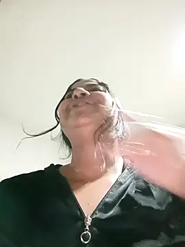 Snapshot of Giselabrunette25 chatting on 19, 9, 2025 Giselabrunette25 online show from 19, 9, 2025