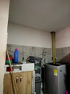 Snapshot of Giselabrunette25 chatting on 19, 10, 2025 Giselabrunette25 online show from 19, 10, 2025