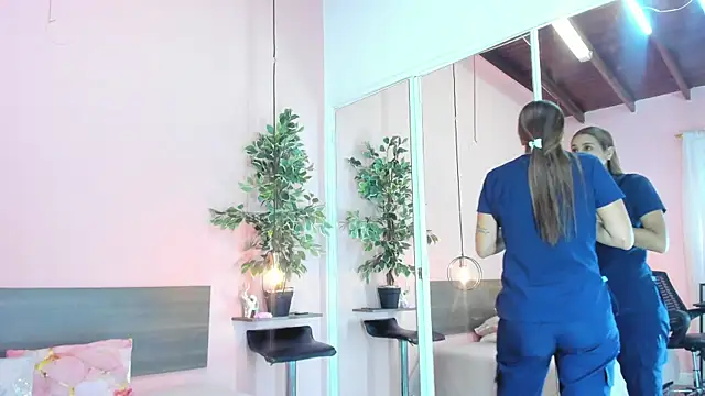 Alana Suares1 online show from 18, 9, 2025