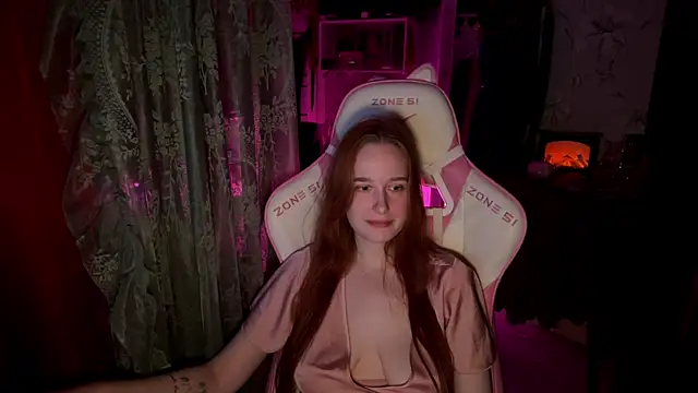 Snapshot of pearl_princess_ chatting on 5, 12, 2025 pearl princess online show from 5, 12, 2025