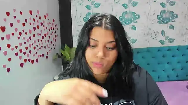 LindaBreeS online show from 1, 2, 2025