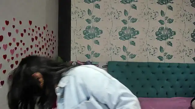 LindaBreeS online show from 13, 2, 2025