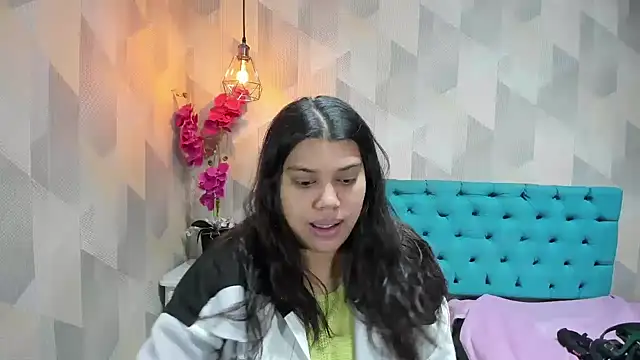 Snapshot of LindaBreeS chatting on 2, 7, 2026 LindaBreeS online show from 2, 7, 2026