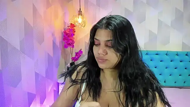 Snapshot of LindaBreeS chatting on 10, 7, 2026 LindaBreeS online show from 10, 7, 2026