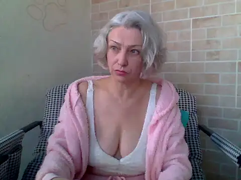 Lorie Carrie online show from 12, 3, 2026