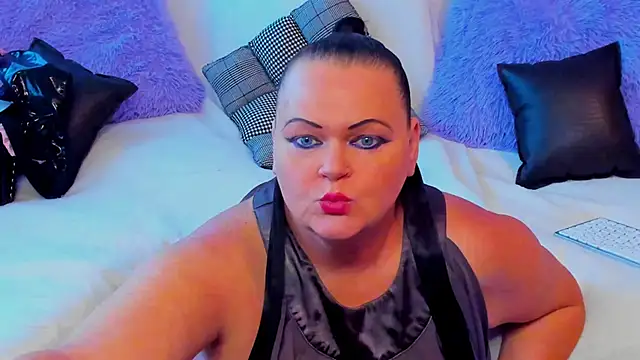 Snapshot of MilanaBiegert chatting on 22, 9, 2025 MilanaBiegert online show from 22, 9, 2025