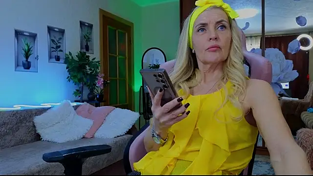 Snapshot of amelia_blondy chatting on 5, 2, 2025 amelia blondy online show from 5, 2, 2025