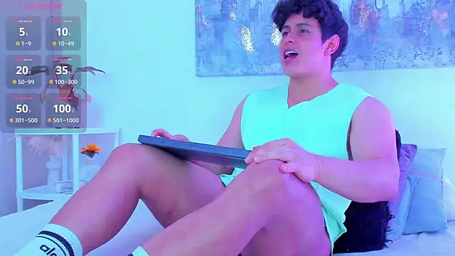 Snapshot of arminjones1 chatting on 28, 10, 2025 arminjones1 online show from 28, 10, 2025