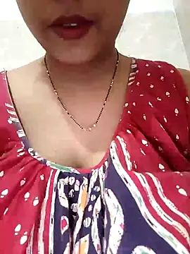 Snapshot of sexyindi_couple chatting on 19, 1, 2025 sexyindi couple online show from 19, 1, 2025