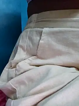 Snapshot of sexyindi_couple chatting on 28, 9, 2025 sexyindi couple online show from 28, 9, 2025