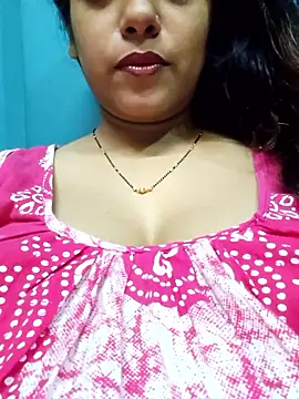 Snapshot of sexyindi_couple chatting on 9, 10, 2025 sexyindi couple online show from 9, 10, 2025