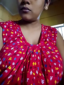 Snapshot of sexyindi_couple chatting on 22, 11, 2025 sexyindi couple online show from 22, 11, 2025