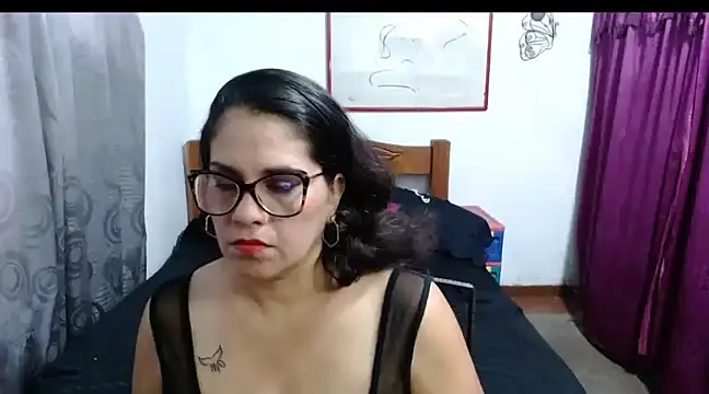 Mistresskloe01 online show from 16, 12, 2024