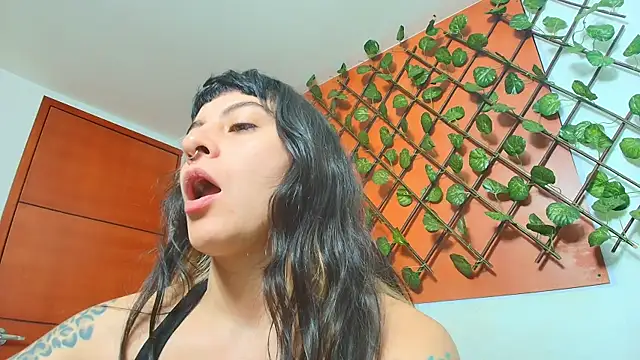 Naughty Kittenm online show from 15, 4, 2026