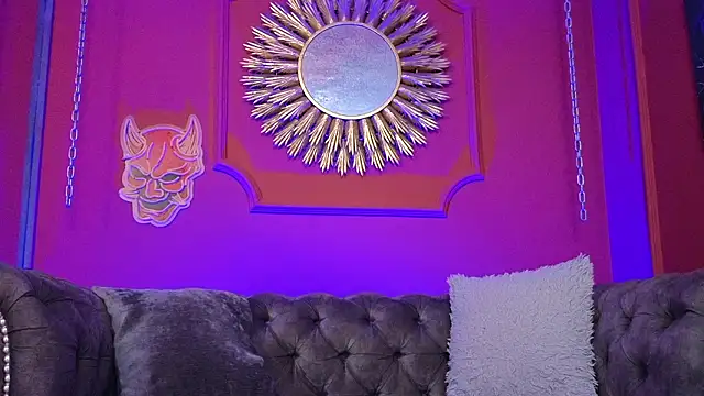 Snapshot of Julieta_Russell chatting on 9, 1, 2026 Julieta Russell online show from 9, 1, 2026