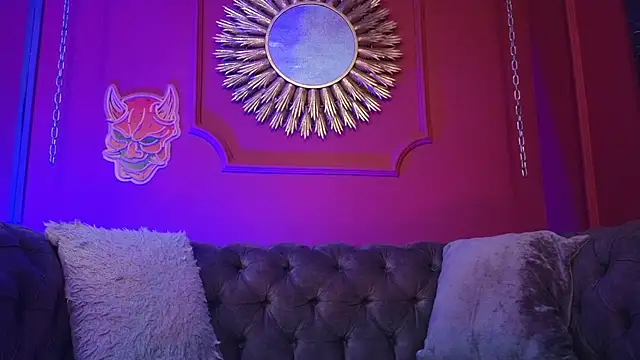 Snapshot of Julieta_Russell chatting on 7, 2, 2026 Julieta Russell online show from 7, 2, 2026