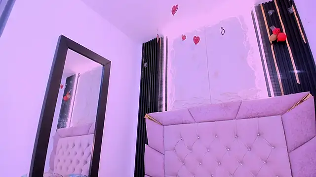 Snapshot of laurem-paulette chatting on 14, 3, 2025 laurem-paulette online show from 14, 3, 2025
