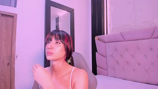 Snapshot of laurem-paulette chatting on 27, 9, 2025 laurem-paulette online show from 27, 9, 2025