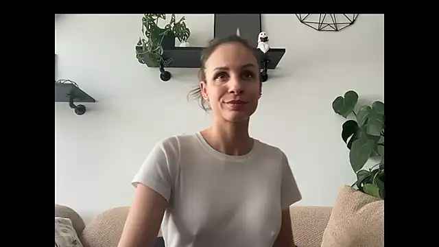 Snapshot of Mary_Wet chatting on 1, 4, 2026 Mary Wet online show from 1, 4, 2026