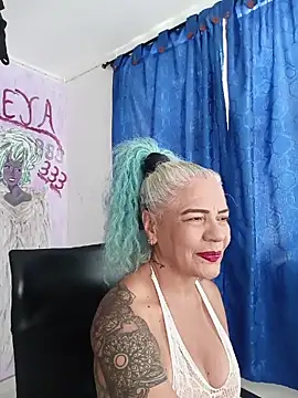 freyadevil333 online show from 15, 4, 2026