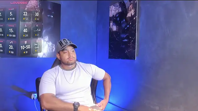 Big furry bear13 online show from 25, 9, 2025