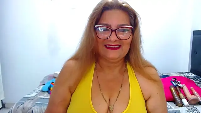 Snapshot of maturehot649 chatting on 19, 10, 2025 maturehot649 online show from 19, 10, 2025