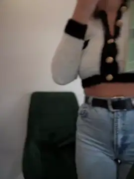 HotXMom online show from 22, 1, 2025