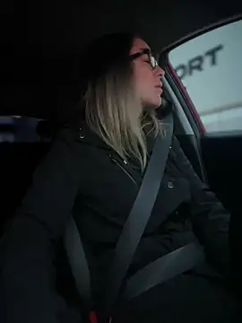 HotXMom online show from 12, 3, 2025