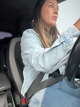 HotXMom online show from 17, 9, 2025