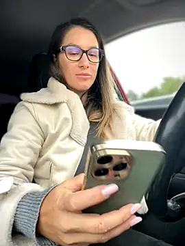 HotXMom online show from 1, 10, 2025