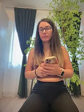 HotXMom online show from 1, 6, 2026