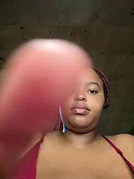 Snapshot of Linahlove chatting on 1, 1, 2025 Linahlove online show from 1, 1, 2025