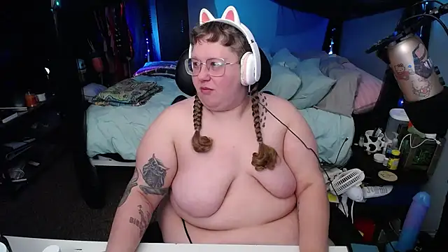 Snapshot of FatVeronica chatting on 20, 2, 2025 FatVeronica online show from 20, 2, 2025